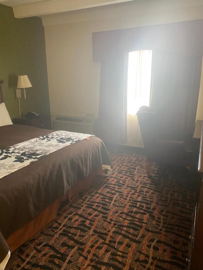 Rodeway Inn 2*
